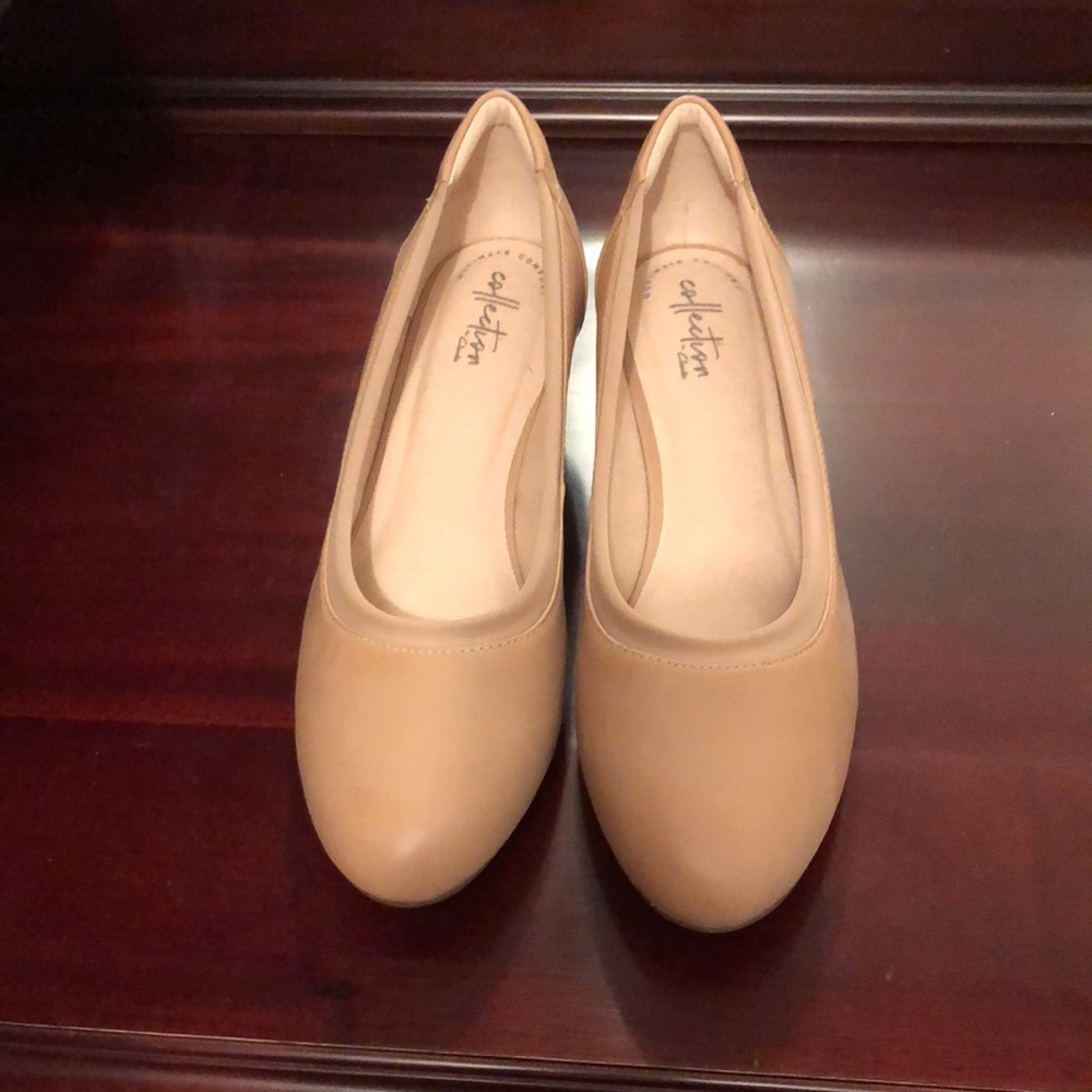 NEVER WORN - Clarks Leather Wedges